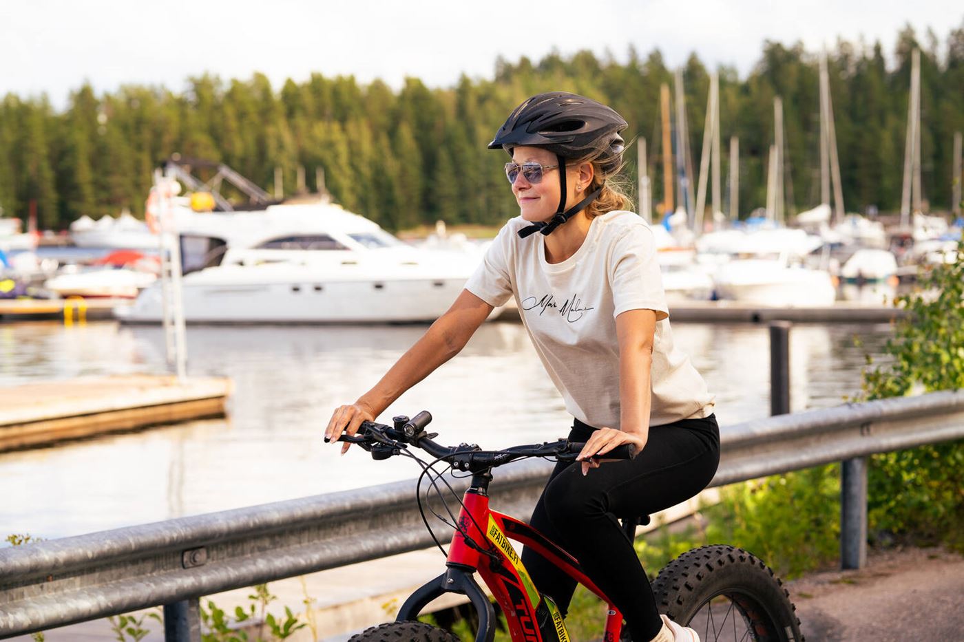 hcr-saimaa-fatbike-nainen-6000x4000-2-1.jpg